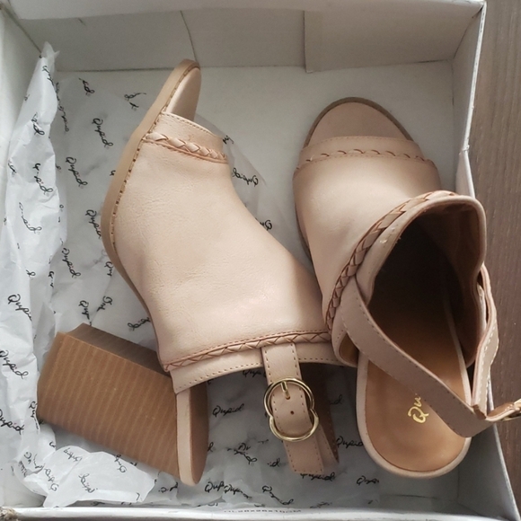 Qupid Peep Toe Slingback Bootie - Picture 4 of 4